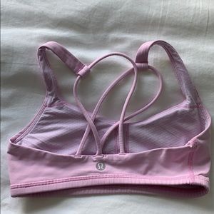 Light pink lululemon sports bra